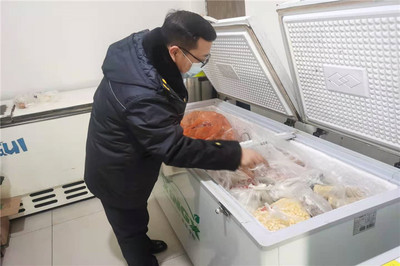 嵯崗鎮(zhèn)開展冷鏈?zhǔn)称穼ｍ?xiàng)突擊檢查 筑牢食品安全防線